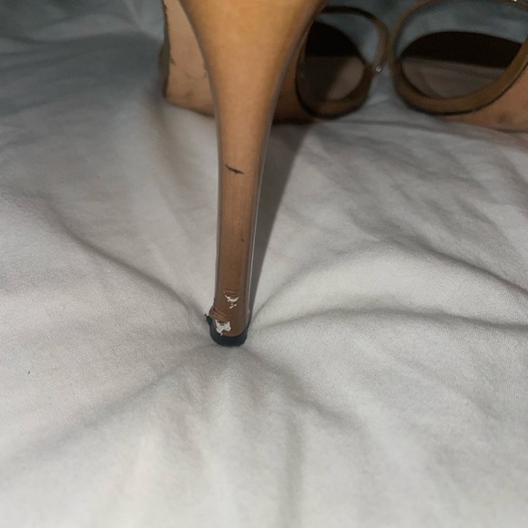 Stuart Weitzman nudistsong patent leather heels in tan, size 40/9 - Picture 5 of 14